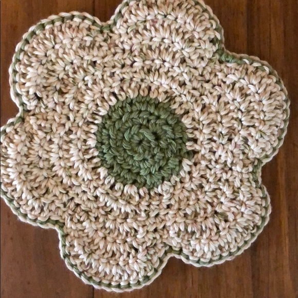 3 Crochet Flower Dish Cloths - Picture 5 of 5